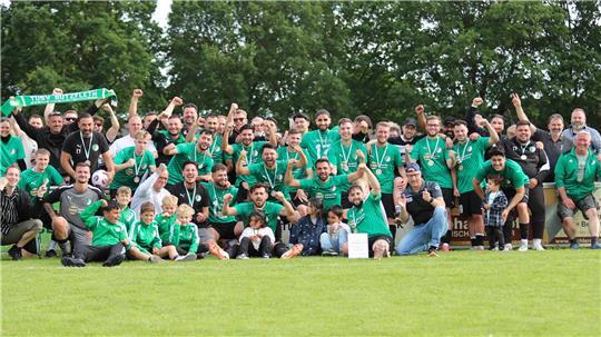 Der TuSV Bützfleth steigt in die Bezirksliga auf.
