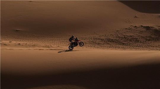 Der US-Fahrer Ricky Brabec tritt auf der sechsten Etappe der Rallye Dakar zwischen Hail und Riad an.