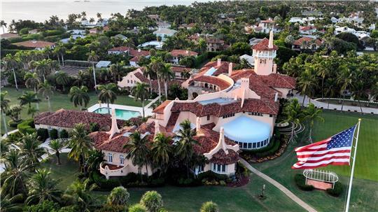 Der US-Präsident hält sich am Wochenende oft in seinem Anwesen Mar-a-Lago auf. (Archivbild)