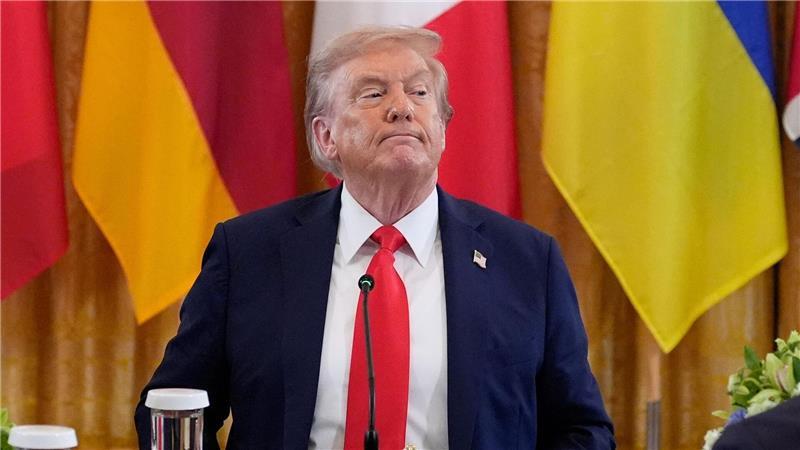 Kreise: Gipfel für Telefonat Trumps mit Putin unterbrochen Der Ukraine-Gipfel wurde für ein Telefonat zwischen Trump und Putin unterbrochen.
