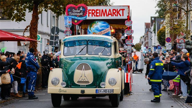 Der Umzug durch das Zentrum der Hansestadt ist ein Höhepunkt des größten Volksfestes Norddeutschlands.