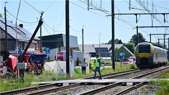 Der Unfall ereignet sich Medienberichten zufolge gegen 8.15 Uhr.