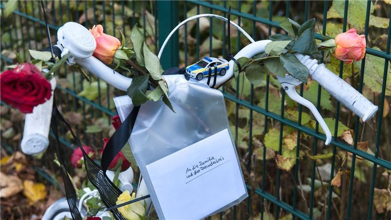 Hunderte Teilnehmer bei Mahnwache nach tödlichem Radunfall Der Unfall ereignete sich Ende September.