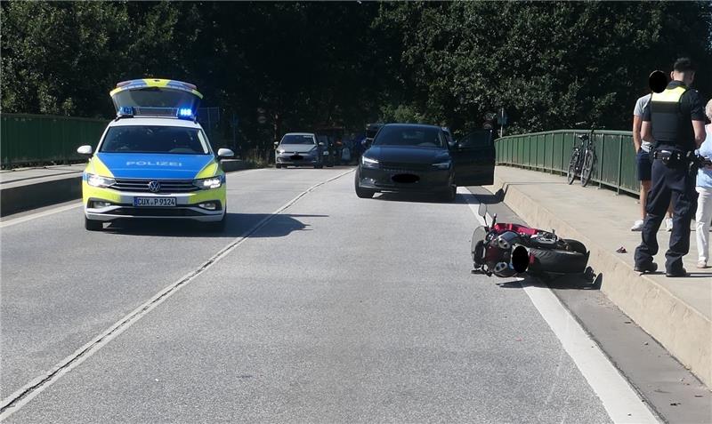Schwerer Motorrad-Unfall auf B73 – Ostebrücke stundenlang gesperrt Der Unfall ereignete sich auf der Ostebrücke. Foto: Polizei