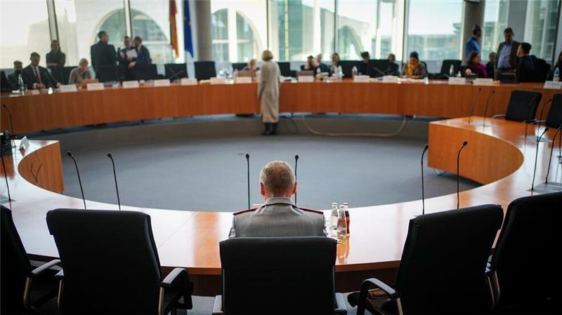 Der Untersuchungsausschuss hat viele Zeugen vernommen, vor allem aus der Bundeswehr sowie dem Auswärtigen Amt, dem Verteidigungs-, Entwicklungs- und Innenministerium. (Archivfoto)