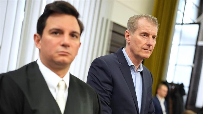 Der schwierige Weg zur Wahrheit - ein Jahr Block-Prozess Der Vater Stephan Hensel ist Nebenkläger.
