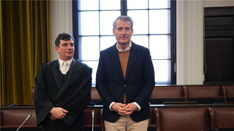 Christina Block: Lasse mich nicht zu Geständnis nötigen Der Vater, Stephan Hensel, wurde von seinem Anwalt Philip von der Meden begleitet.