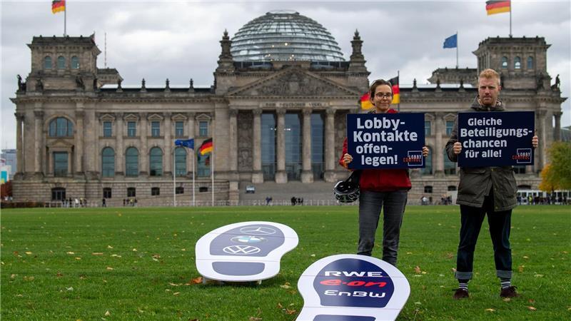 Bundestag: Eine Milliarde Euro im Jahr für Lobbyarbeit Der Verein Lobbycontrol setzt sich für mehr Transparenz ein. Man findet die Initiative auch im Lobbyregister. (Archivbild)