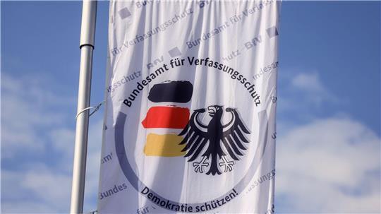 Verfassungsschutz wird 75: Selen sieht verschärfte Lage Der Verfassungsschutz hat die Aufgabe, die Demokratie zu schützen. Der Hauptsitz der Behörde ist in Köln. (Symbolbild)