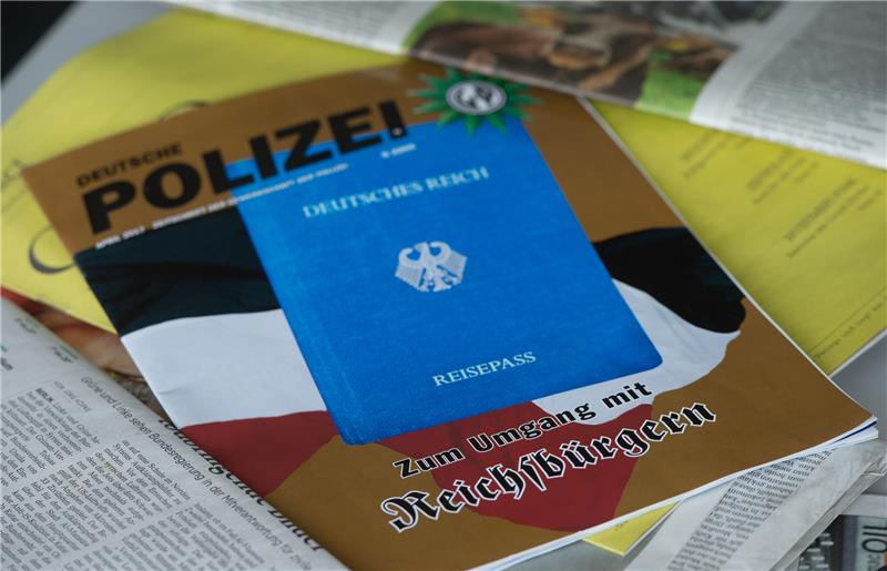 Wie gefährlich sind „Reichsbürger“ in Niedersachsen? Der Verfassungsschutz zählt rund 21.000 Reichsbürger in Deutschland. Niedersachsenweit sollen bis zu 1000 Menschen aktiv in der Szene sein. Foto: pa/dpa/Lübke