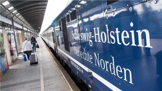 Der Verkehrsausschuss empfiehlt, den Ausbau der Bahnstrecke nach Sylt in den vordringlichen Bedarf aufzunehmen. (Archivbild)
