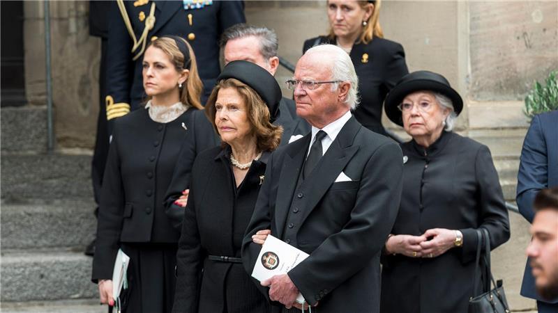 Tränen in Coburg: Schwedisches Königspaar nimmt Abschied von Prinz Andreas Der Verstorbene war der Cousin von König Carl Gustaf.