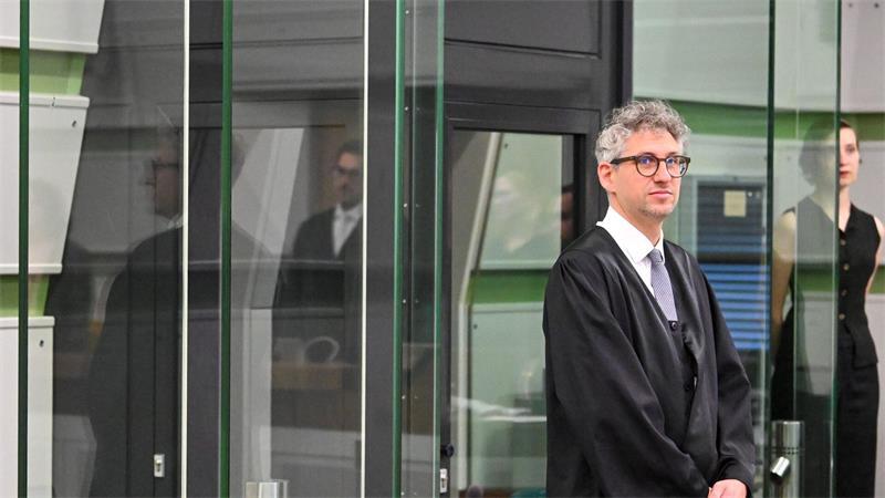 Frauen betäubt, vergewaltigt - Haft und Sicherungsverwahrung Der Verteidiger Jochen Schöfthaler vor Prozessbeginn.
