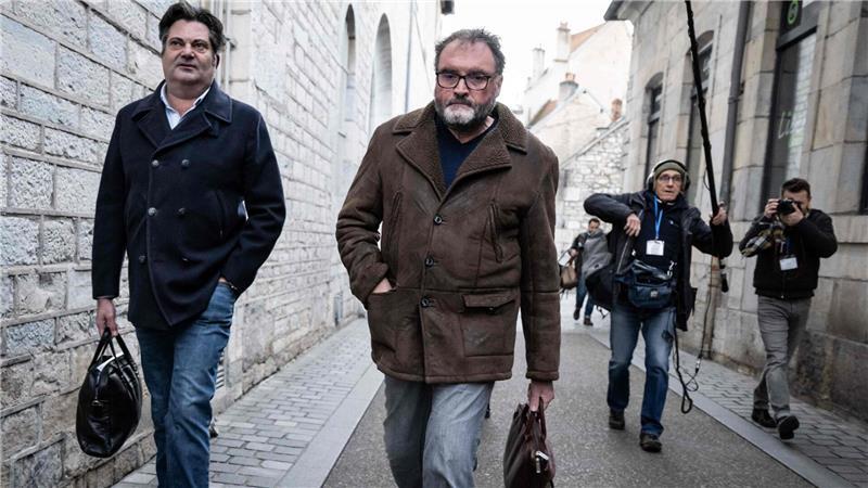 Arzt in Frankreich bestreitet Vergiftung von Patienten Der Verteidiger des wegen des Vergiftens von Patienten angeklagten Arztes hat auf Freispruch plädiert.