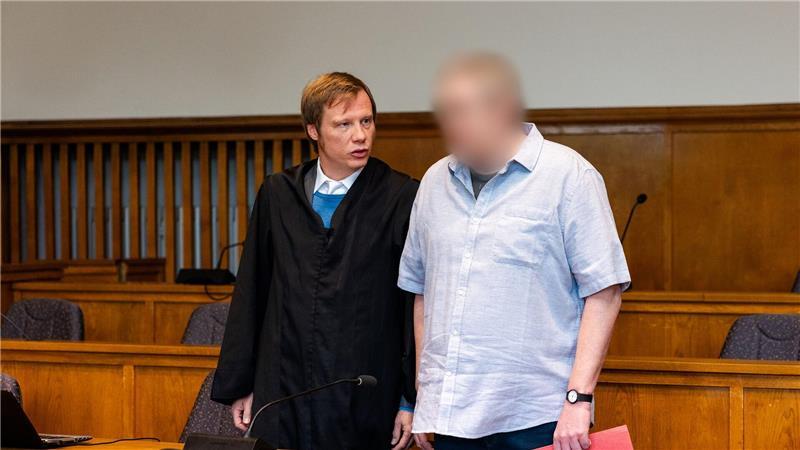 Getöteter Gerichtsvollzieher - grausame Details enthüllt Der Verteidiger kündigte eine Erklärung zu Sache für den nächsten Termin an.