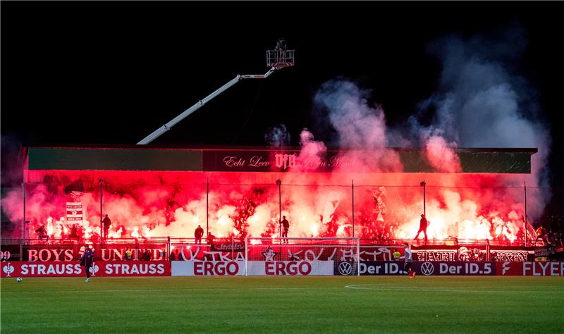 Der VfB Lübeck ist wegen Fehlverhaltens seiner Fans bereits mehrfach vom Verbandsgericht bestraft worden. Archivfoto: dpa