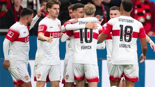 Der VfB Stuttgart feiert einen wichtigen Auswärtssieg in Leverkusen. 