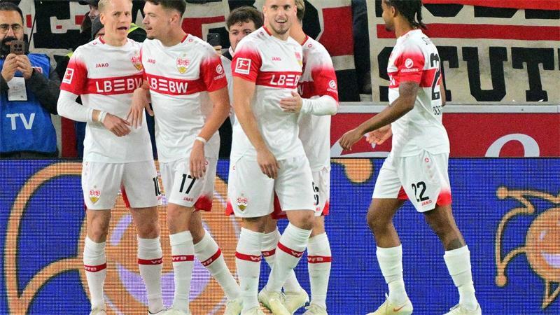 Historischer Fehlstart abgewendet: Gladbach gewinnt beim VfB Der VfB ging früh in Führung.