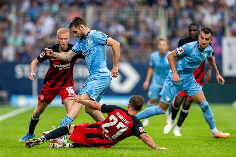 Frankfurt verpasst zweiten Sieg: 1:1 in Bochum Der VfL Bochum und Eintracht Frankfurt teilten sich am Abend die Punkte.