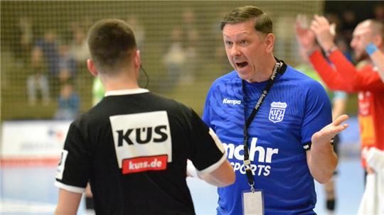 Der VfL Fredenbeck um Trainer Jörg Rademacher will alle Spiele bis zur Weihnachtspause gewinnen.