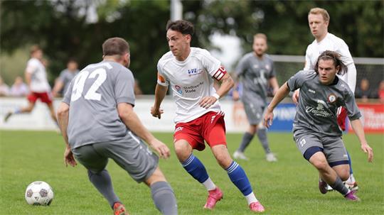 Der VfL Güldenstern Stade empfängt mit RW Cuxhaven seinen größten Titelkonkurrenten. Der TSV Wiepenkathen hat das Aufsteigerduell gegen TuSV Bützfleth vor sich.