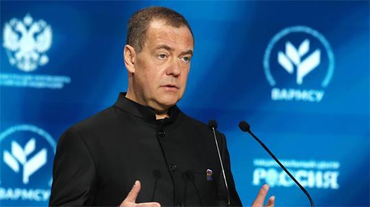 Der Vizechef des russischen nationalen Sicherheitsrates, Dmitri Medwedew, bringt als Reaktion auf die Sanktionen gegen Moskau direkte Angriffe auf deutsche Rüstungsbetriebe ins Spiel. (Archivbild)