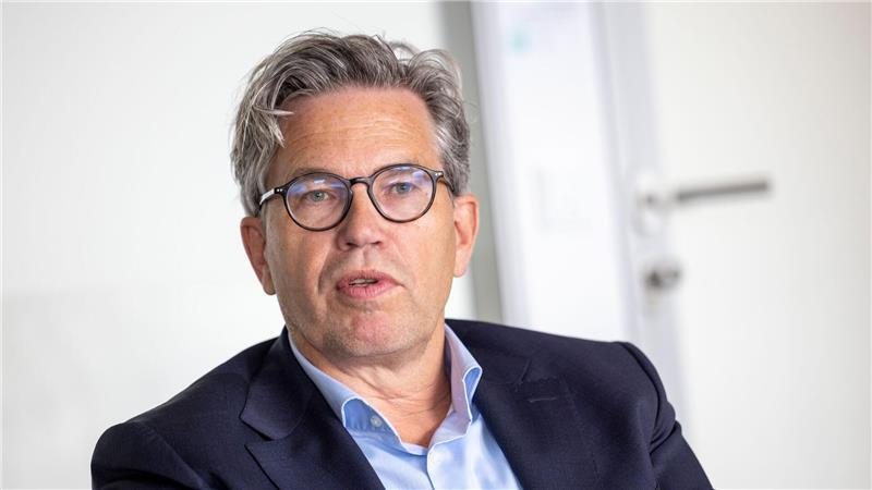 Der Vodafone-Manager Marcel de Groot rät zu Vorsicht.