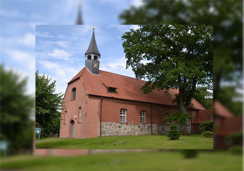 Der Vorplatz der Dionysius-Kirche in Hamelwörden soll umgestaltet werden. Foto: Helfferich