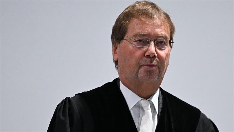 Der Vorsitzende Richter Dirk Sternberg führte den Prozess seit November 2025. 