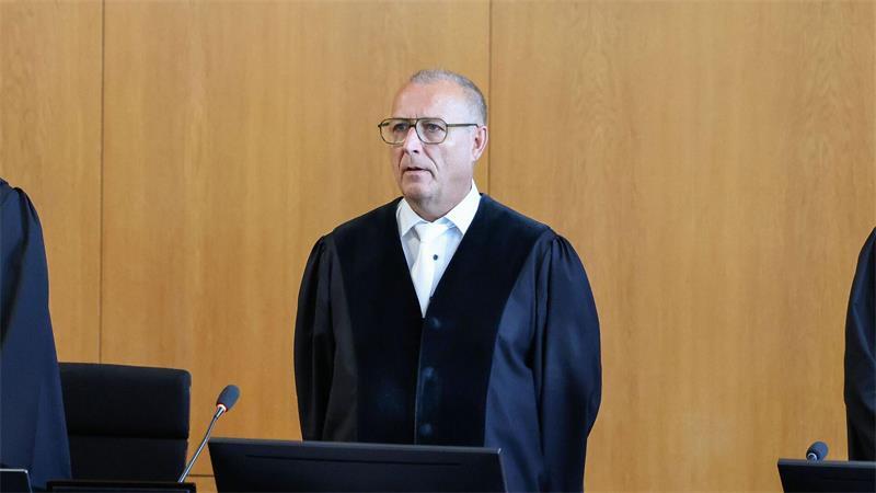Der Vorsitzende Richter fragte immer wieder beharrlich nach.
