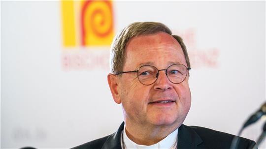 Der Vorsitzende der Deutschen Bischofskonferenz, Georg Bätzing, sieht in jüngsten Äußerungen des Papstes keinen Widerspruch zu den Reformbemühungen der katholischen Kirche in Deutschland.  