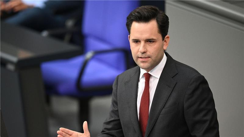 Der Vorsitzende der Jungen Union, Johannes Winkel, verlangt von der Bundesregierung große Sozialreformen. (Archivfoto)