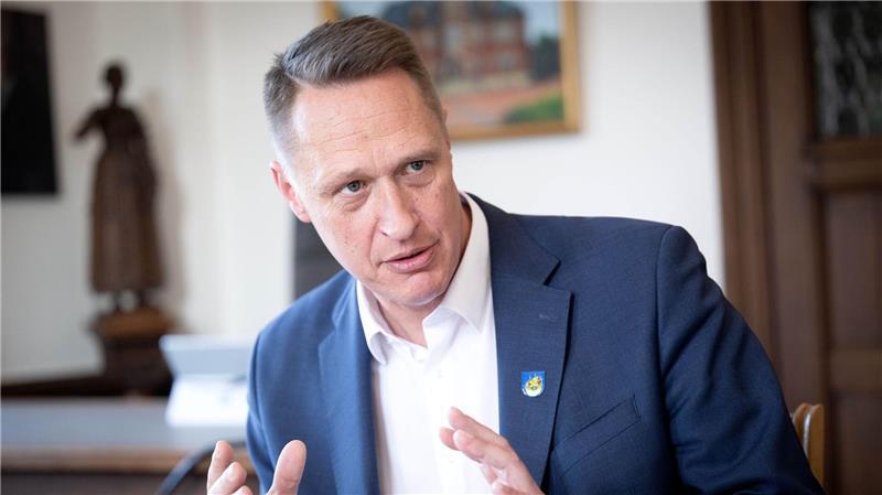 Urlaubsregionen fordern mehr Geld und Anerkennung vom Land Der Vorsitzende des Tourismusverbandes Niedersachsen, Holger Heymann, wünscht sich, dass die Landesregierung den Wert des Tourismus für die gesamte Wirtschaftsleistung anerkennt.