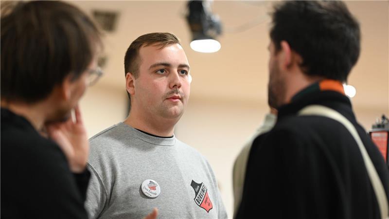 Neuanfang nach Shitstorm – Wie Borkum nun Klaasohm feiert Der Vorsitzende des Vereins Borkumer Jungens, Maximilian Rau, sagt, der Brauch des Schlagens werde bei Klaasohm nicht mehr toleriert. (Archivbild)