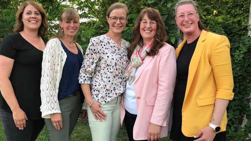 Nach Streit: Sie sollen Drochterser Gewerbeverein wieder auf Kurs bringen Der Vorstand des Drochterser Gewerbevereins (von rechts): Gesine Bösch, Vorsitzende Sybille Schütt, Svenja Gerken, Lisanne von Allwörden und Kassenwartin Lena Behrmann.
