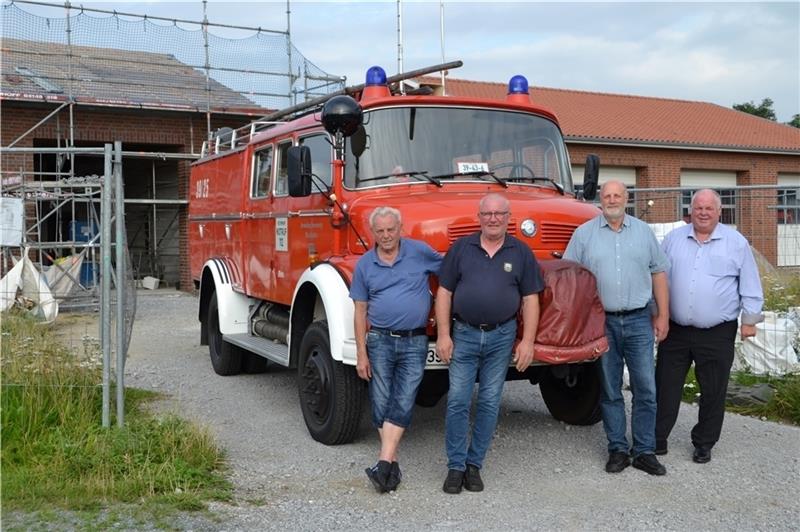 Der Vorstand des Fördervereins Freiwillige Feuerwehr Wischhafen, Georg Wille,Klaus Breier, Edgar Goedecke und Egon Viehmann (von links) freuen sich auf den Anbau beim Gerätehaus.