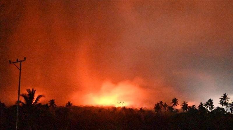 Vulkanausbruch in Indonesien: mindestens zehn Tote Der Vulkan sei mitten in der Nacht ausgebrochen, berichteten lokale Medien.