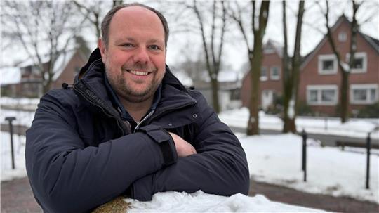 Der Wahl-Nottensdorfer Hauke Plaaß will als Dorfmoderator die Menschen in seiner Gemeinde zusammenbringen.