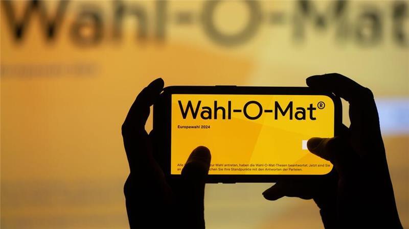 Der Wahl-O-Mat ist ein Online-Tool mit dem Nutzer ihre eigene Position mit denen aller zur Wahl antretenden Parteien vergleichen können. (Archivbild)