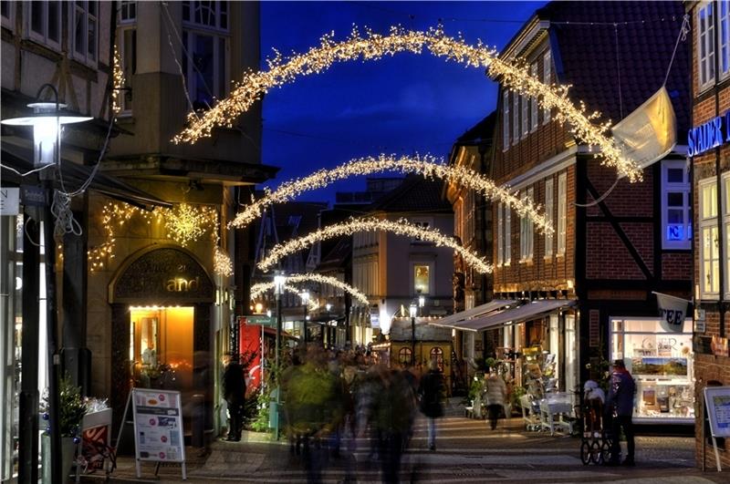 Der „Walk-of-lights“ ist die Winterbeleuchtung in der Stader Innenstadt.