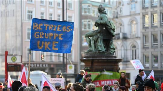 Der Warnstreik in Hamburg ist fortgesetzt und ausgeweitet worden.