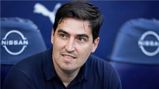 Der Wechsel von Trainer Andoni Iraola ist laut übereinstimmenden Medienberichten perfekt. (Archvibild)