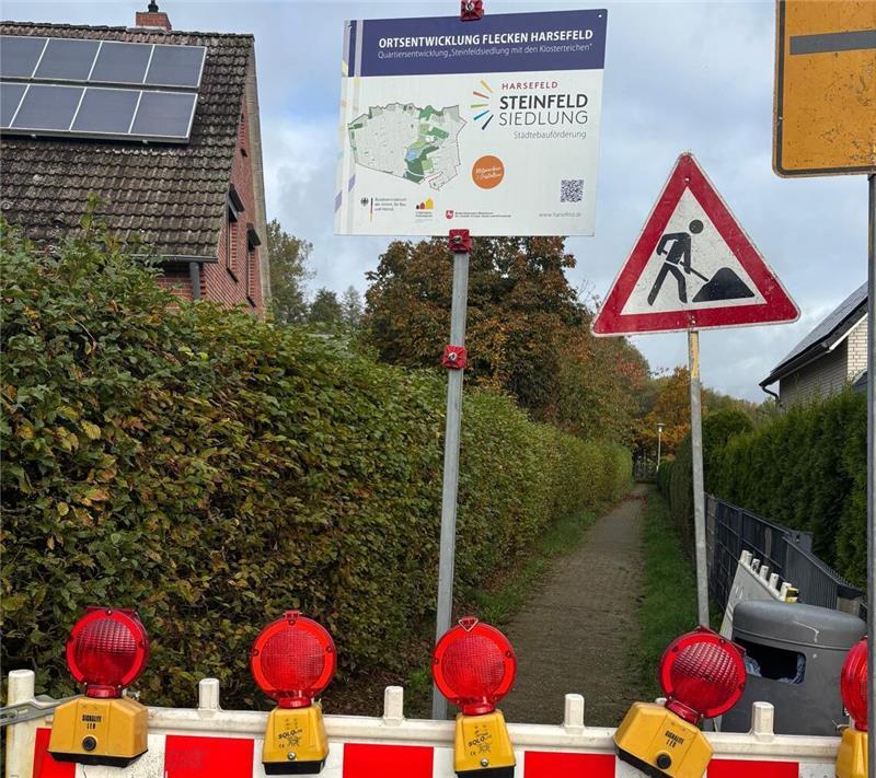 Nach Verzögerungen: In der Steinfeldsiedlung kann jetzt gebaut werden Der Weg zur Auebrücke wird neu gepflastert.