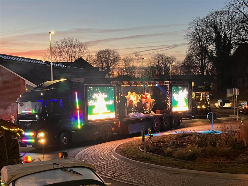Der Weihnachtstruck von Nova Sound aus Engelschoff war die passende Bühne für de...