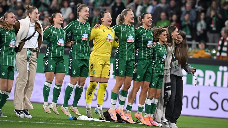 Besser als Männer: Werders Frauen und die Champions League Der Werder-Frauen nach dem 2:0-Hinspiel-Sieg gegen den Hamburger SV.