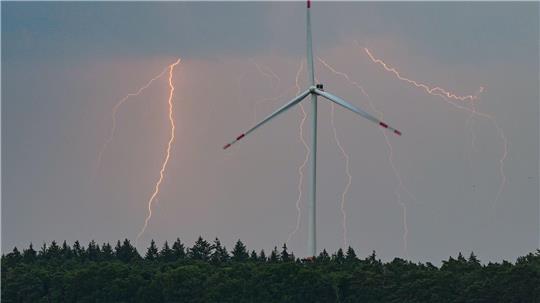 Der Wetterdienst sieht schwere Gewitter aufziehen. (Archivbild)