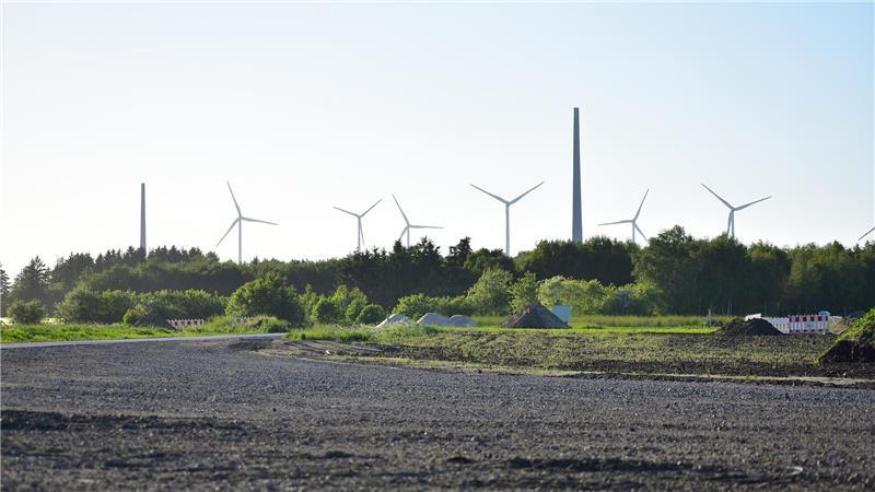 Windpark Kutenholz soll wachsen: Ein Risiko und erstes Stimmungsbild Der Windpark Kutenholz wurde und wird schrittweise mit neuen Windkraftanlagen erweitert. Er erstreckt sich von Mulsum im Norden über Kutenholz im Westen sowie Aspe im Süden und Wedel im Osten.