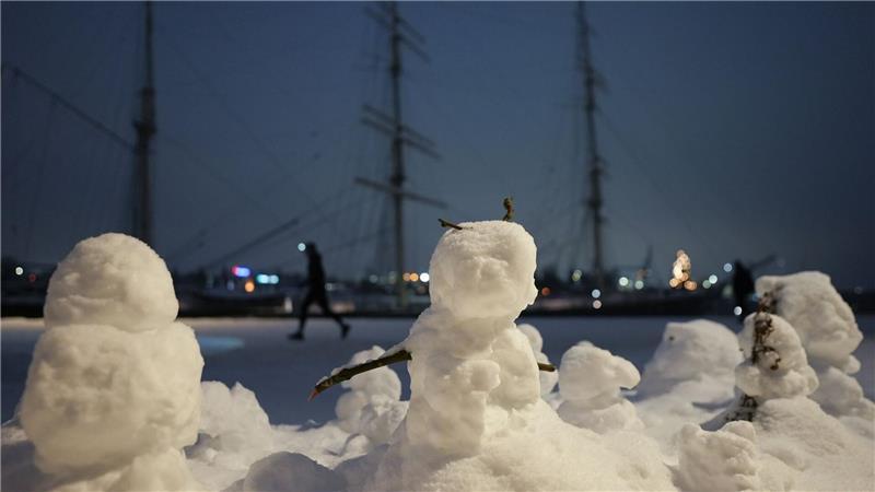 Schneewinter quartiert sich im Norden ein Der Winter mit Schnee bleibt im Norden vorläufig erhalten.