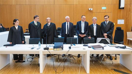 Der Wirt Alexander Egger hat fünf Anwälte und einen Sachverständigen an der Seite.   