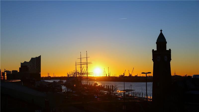 Der Wochenstart im Norden bringt viel Sonne und niedrige Temperaturen mit sich. (Archivbild)
